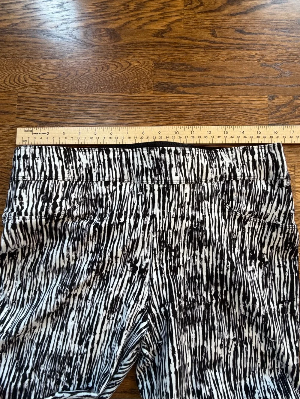 Investments Slim Factor Black and White Leggings, Large, Avant Garde, Monochrome